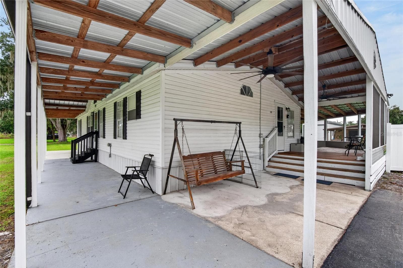 Manufactured Home at 3902 TOPRECA DR, PLANT CITY, photo 5 of 31