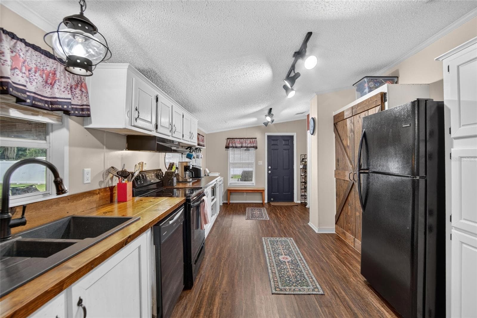 Manufactured Home at 3902 TOPRECA DR, PLANT CITY, photo 10 of 31