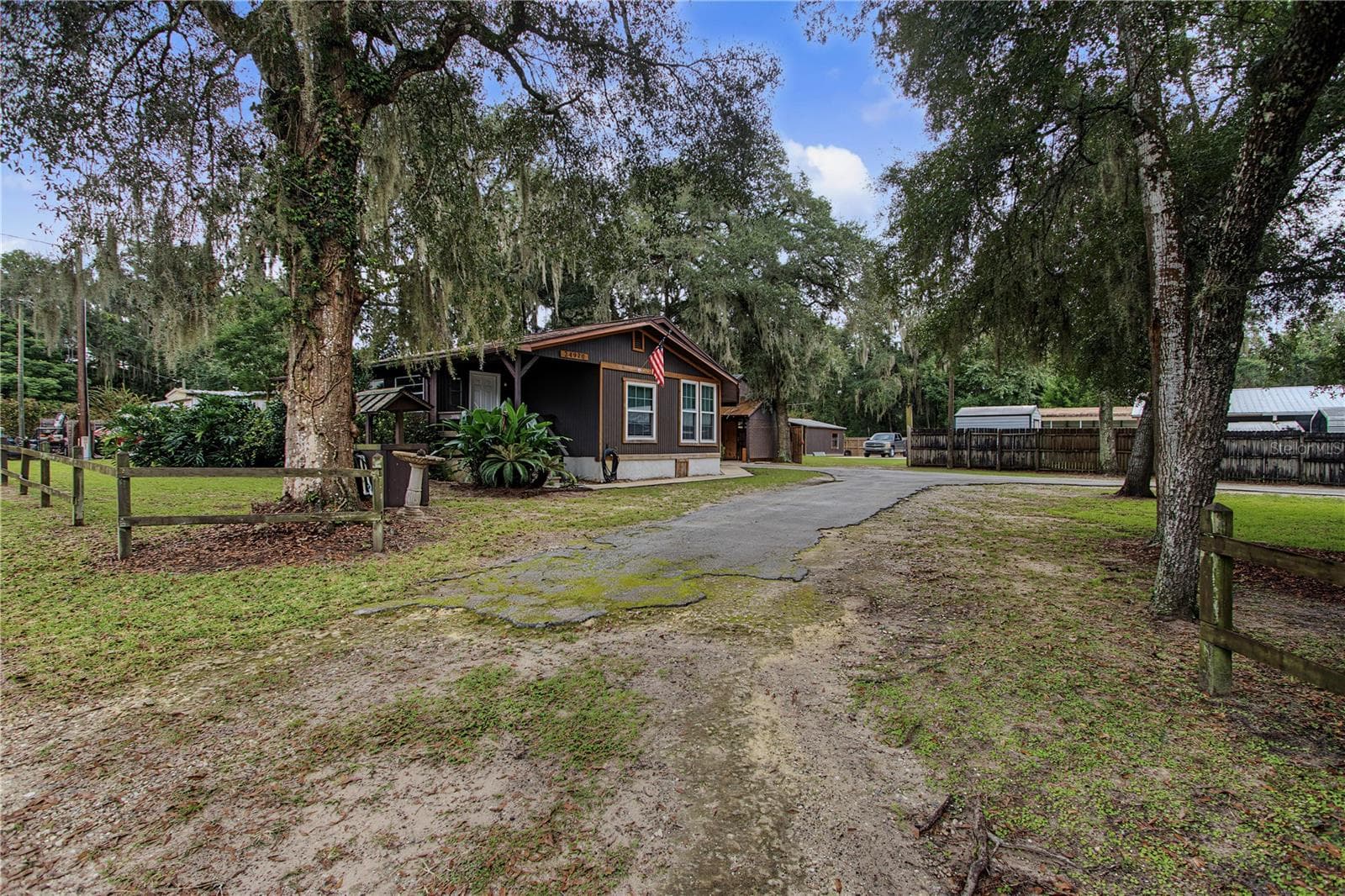 Single Family Residence at 24970 NE 130TH LN, SALT SPRINGS, photo 40 of 43