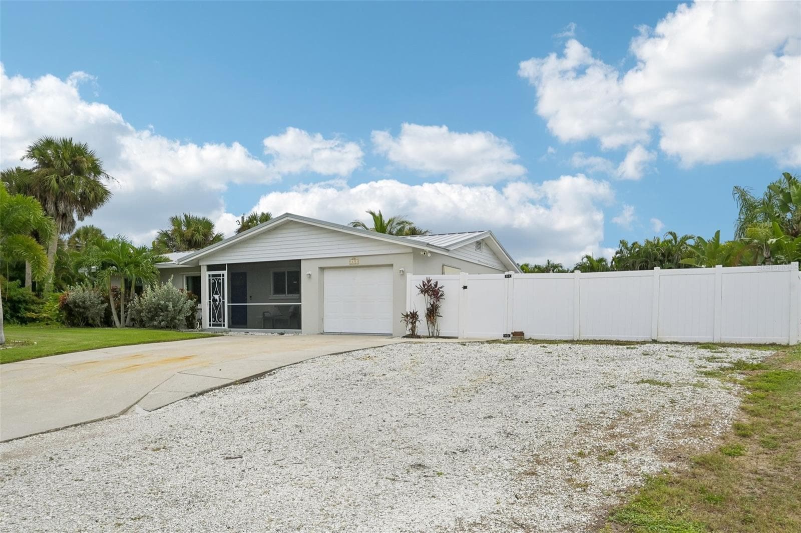 Single Family Residence at NOKOMIS, photo 8 of 47
