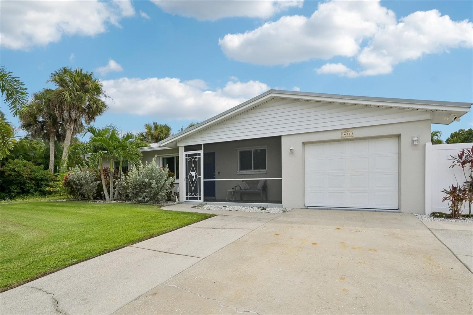 Single Family Residence at NOKOMIS, photo 10 of 47