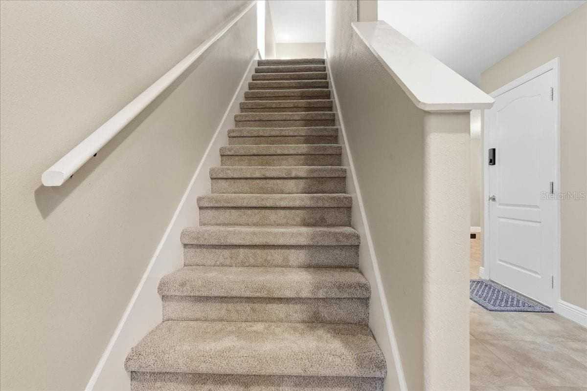 Every photo after this is upstairs - 2816 CLIFFE CT, OVIEDO