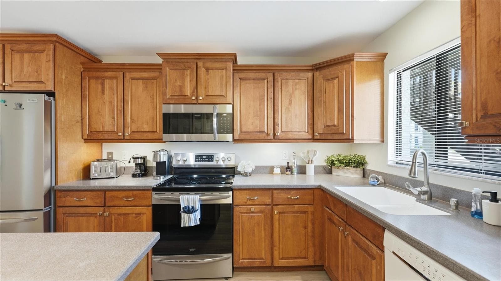 Condominium at 1640 STICKNEY POINT RD #40-101, SARASOTA, photo 10 of 38