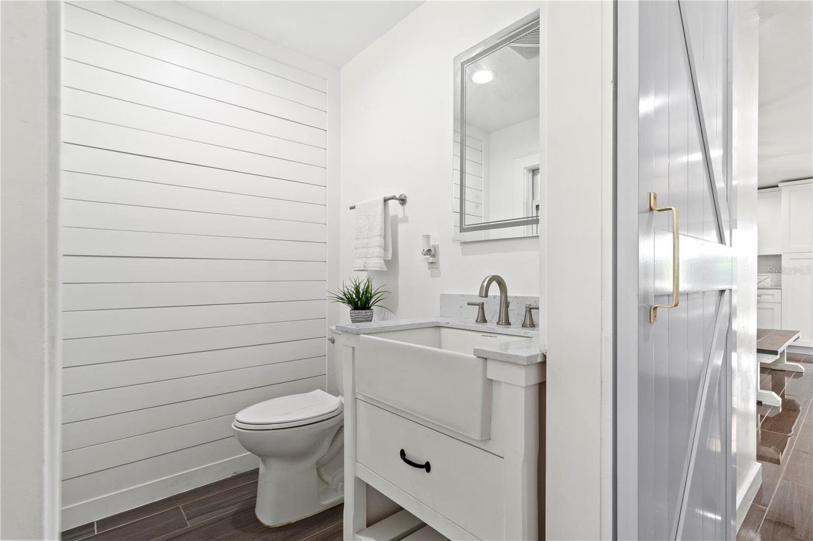 Half bathroom on 2nd floor - 10908 LAND O LAKES BLVD, LAND O LAKES