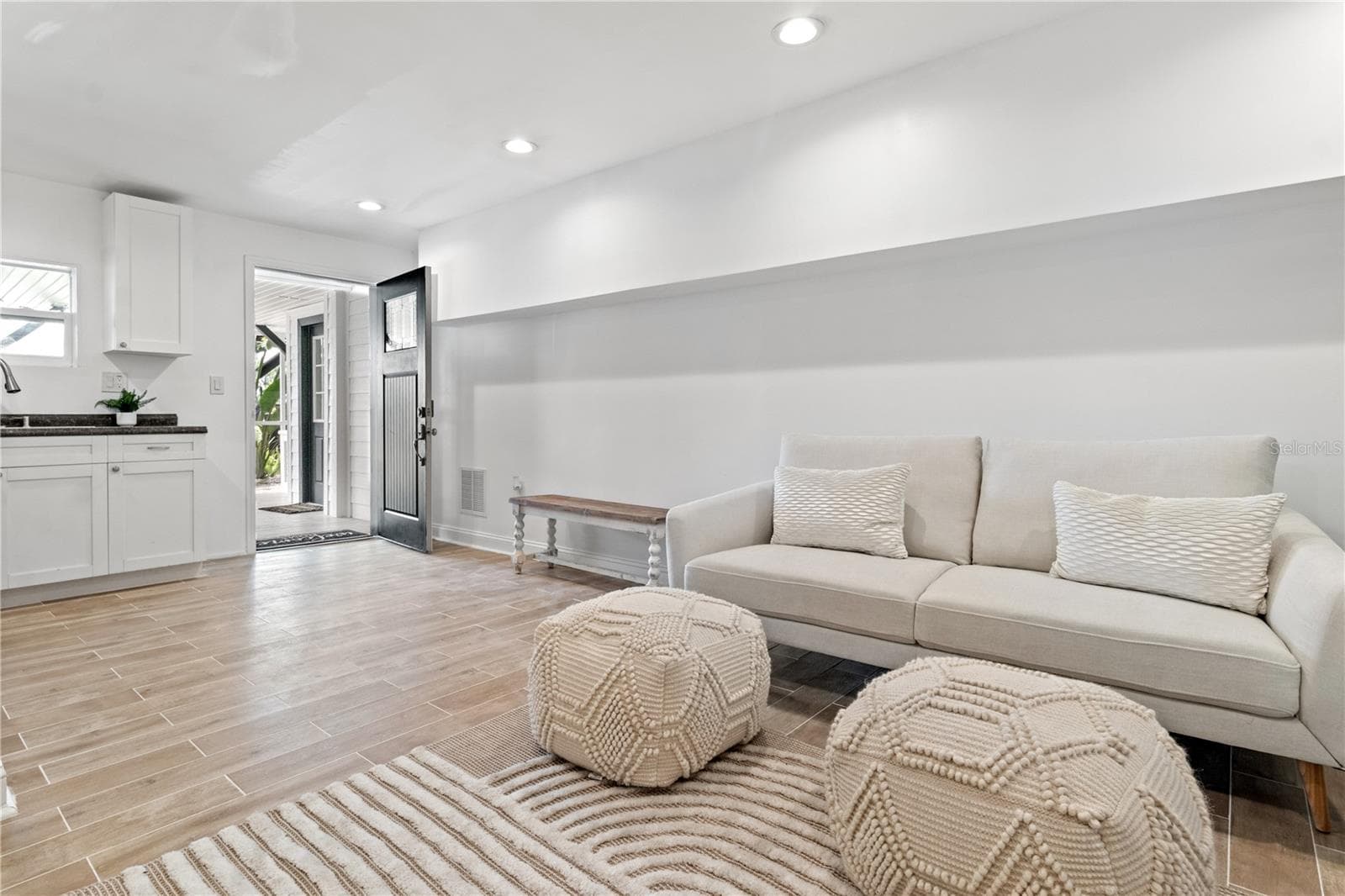 1 bedroom studio apartment, in law suite, private entrance. - 10908 LAND O LAKES BLVD, LAND O LAKES