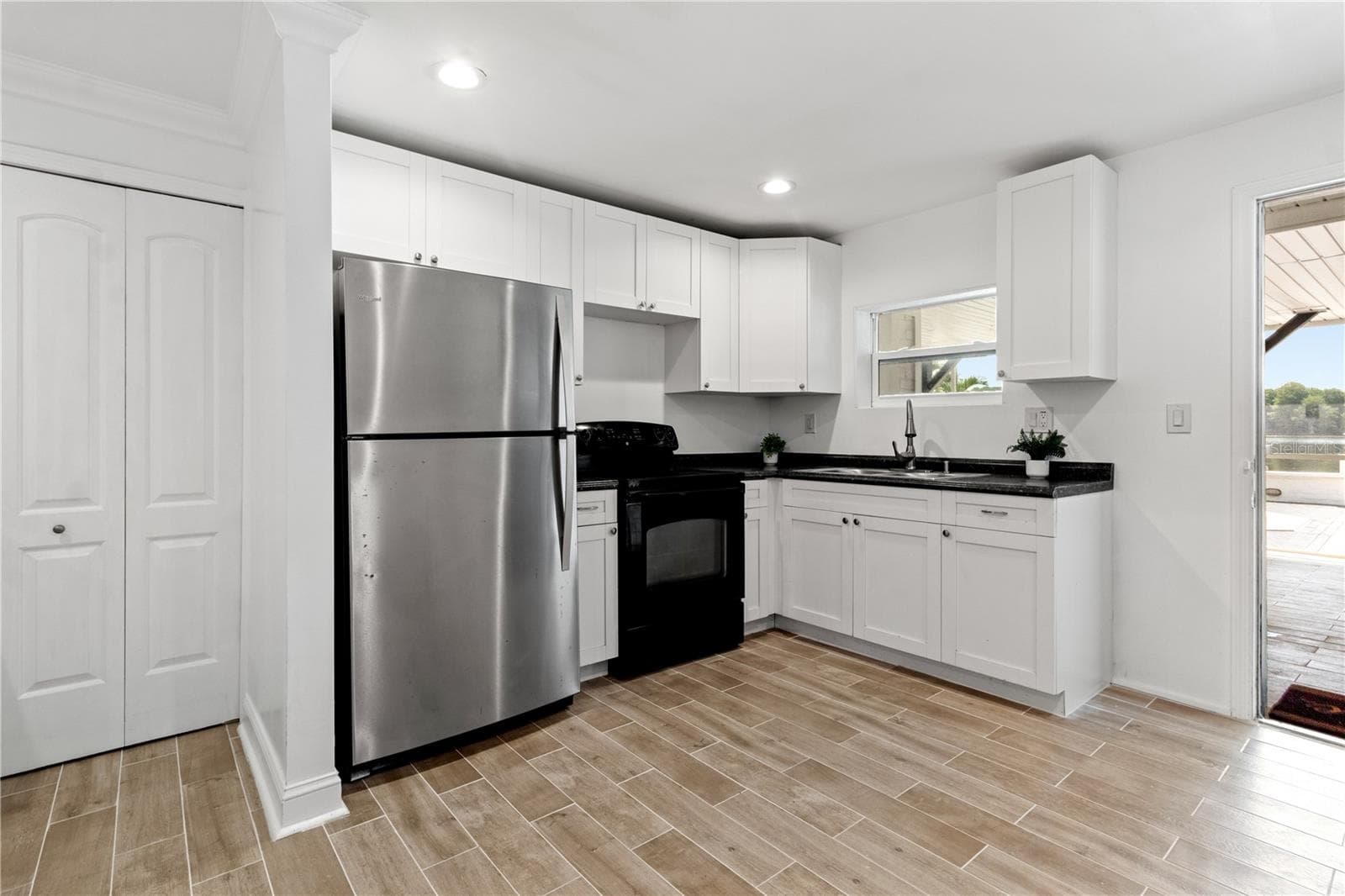 1 bedroom studio apartment, in law suite, private entrance. - 10908 LAND O LAKES BLVD, LAND O LAKES