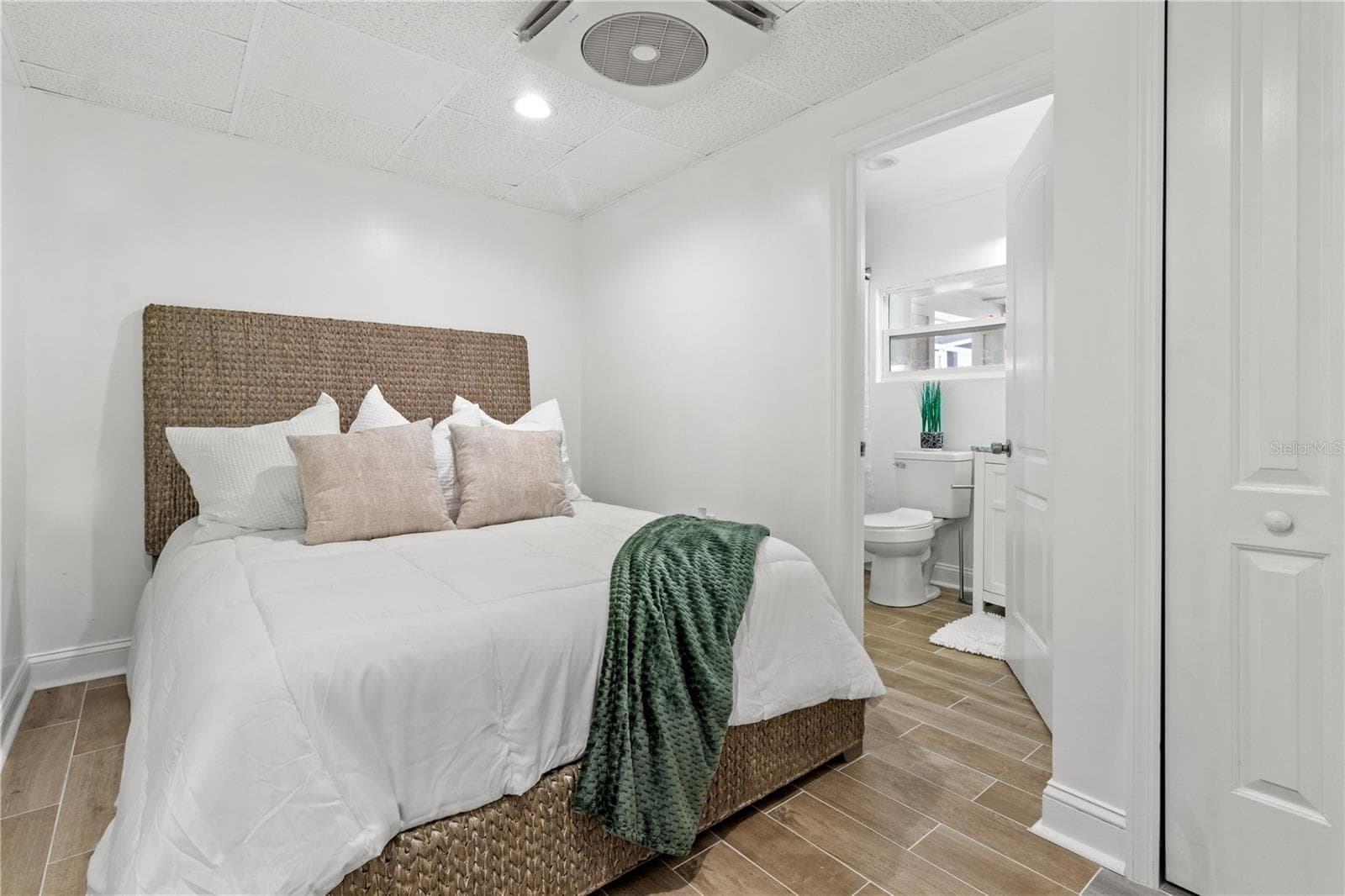 1 bedroom studio apartment, in law suite, private entrance. - 10908 LAND O LAKES BLVD, LAND O LAKES