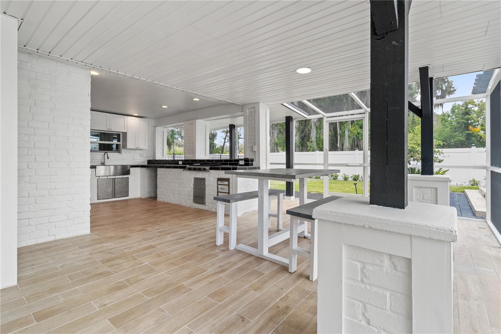 Outdoor kitchen - 10908 LAND O LAKES BLVD, LAND O LAKES