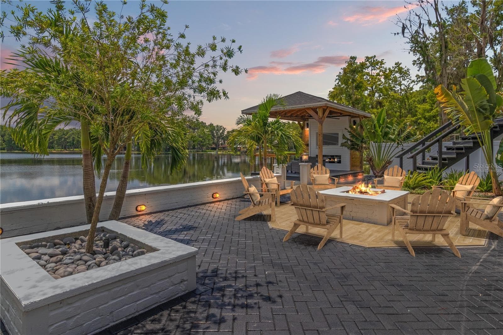 Fire pit - 10908 LAND O LAKES BLVD, LAND O LAKES