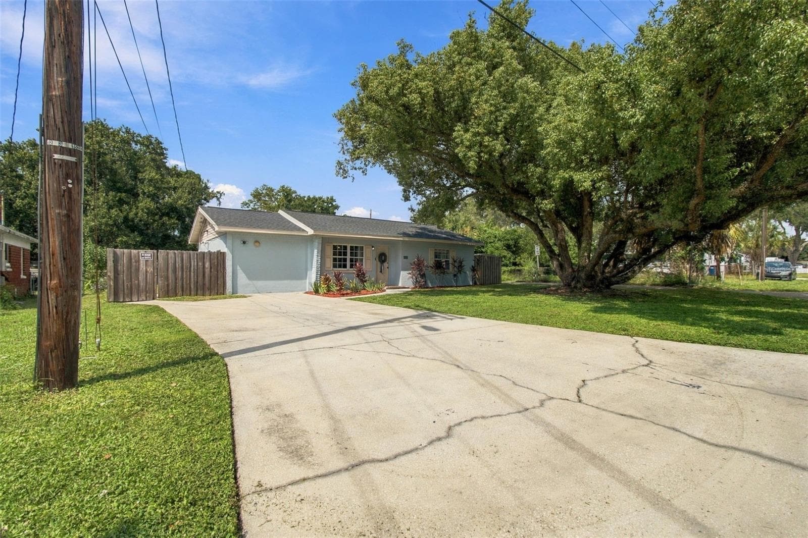 Single Family Residence at 806 N GOMEZ AVE, TAMPA, photo 6 of 43