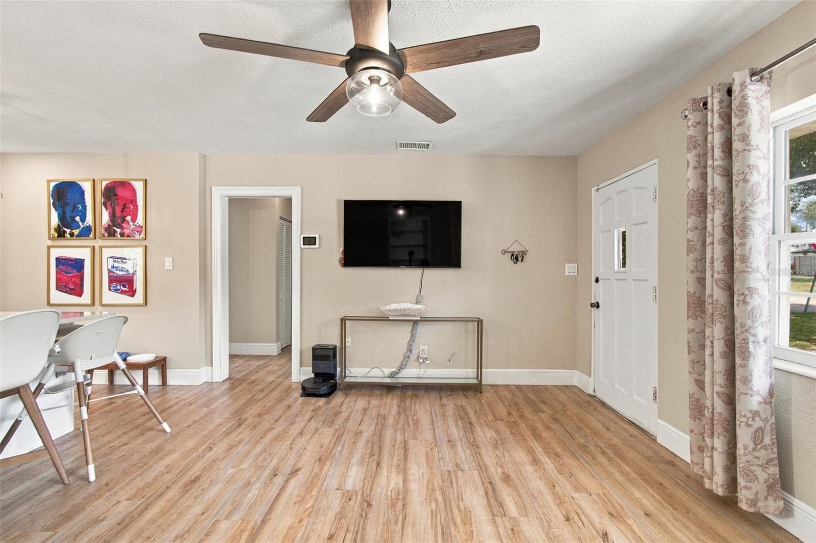 Single Family Residence at 806 N GOMEZ AVE, TAMPA, photo 11 of 43