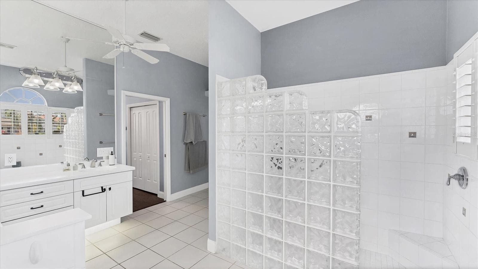 Single Family Residence at 4627 BARRACUDA DR, BRADENTON, photo 41 of 73