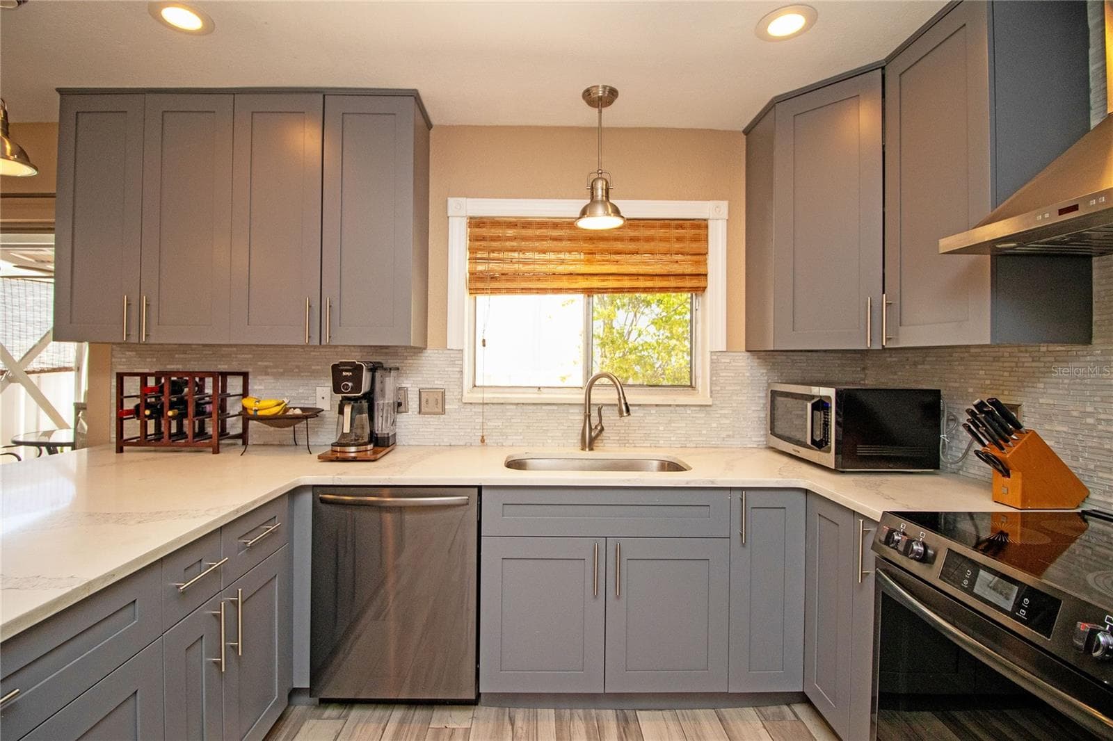 Condominium at 1640 CAPE HOPE AVE NE #2, ST PETERSBURG, photo 4 of 42