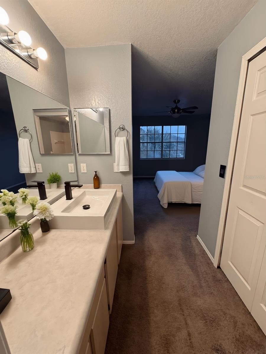 Condominium at 13838 FAIRWAY ISLAND DR #1432, ORLANDO, photo 5 of 29