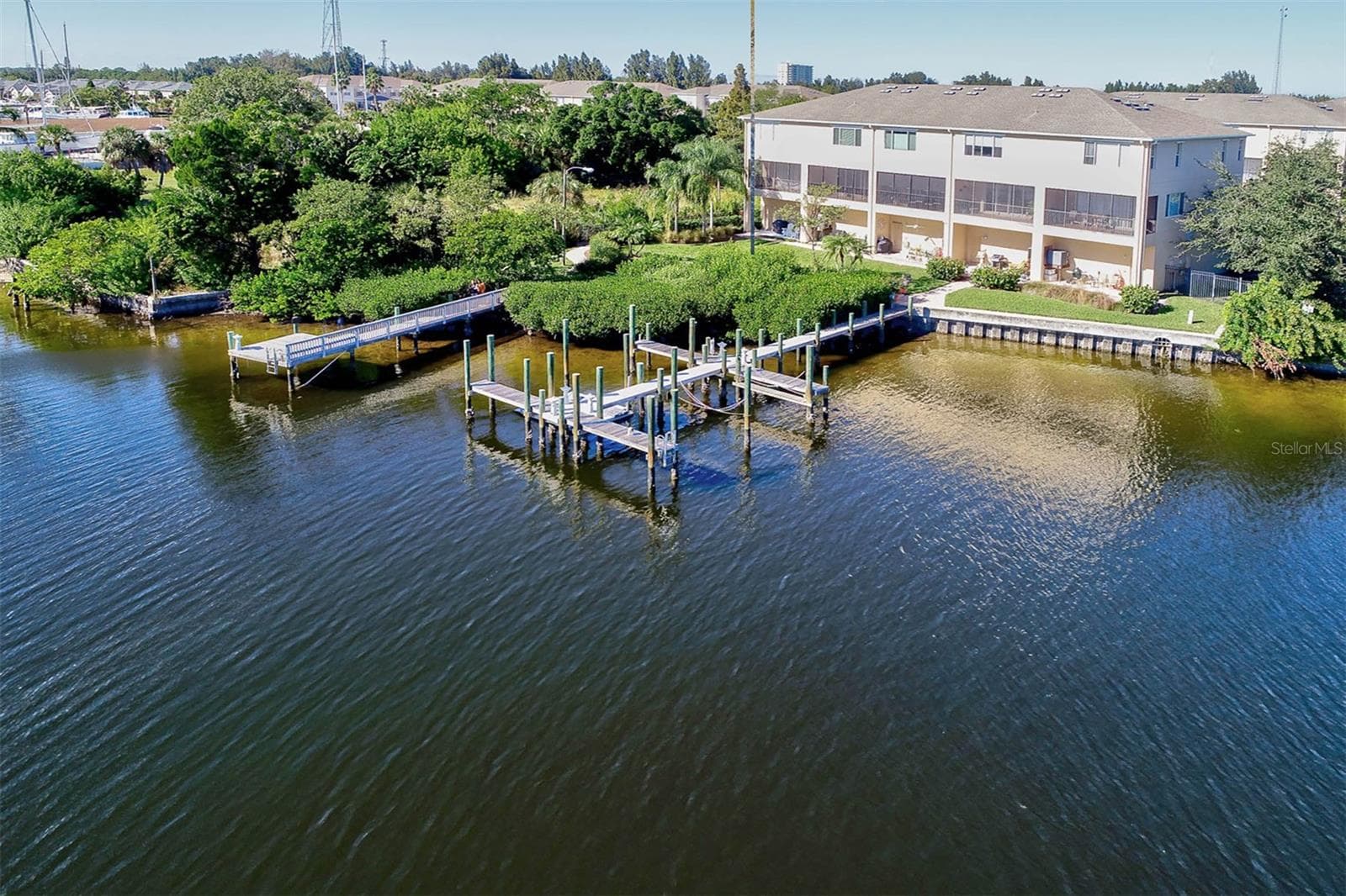 Townhouse at 1146 VENETIAN HARBOR DR NE, ST PETERSBURG, photo 3 of 76