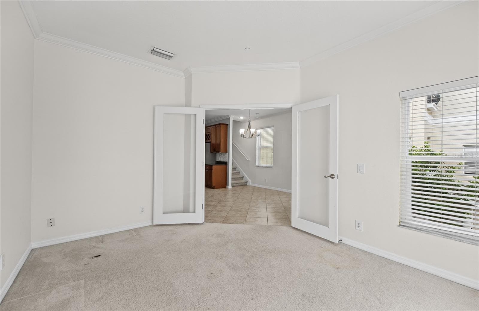 fresh paint - 1146 VENETIAN HARBOR DR NE, ST PETERSBURG