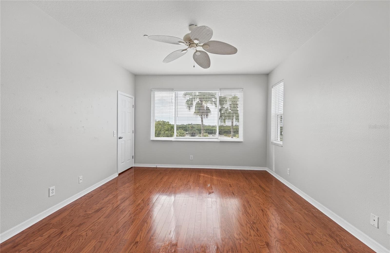 fresh paint in owners suite - 1146 VENETIAN HARBOR DR NE, ST PETERSBURG