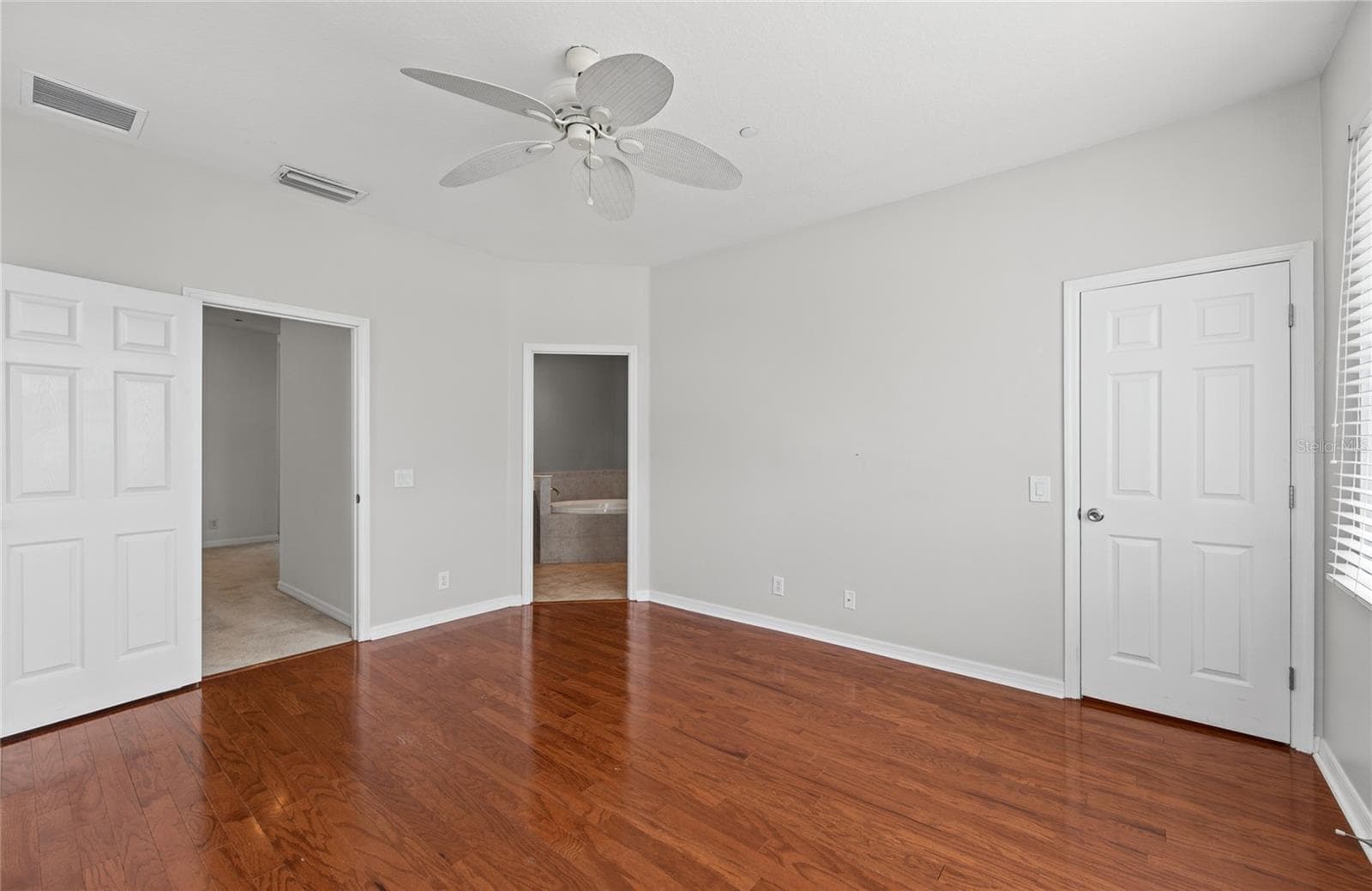 hard wood floors - 1146 VENETIAN HARBOR DR NE, ST PETERSBURG