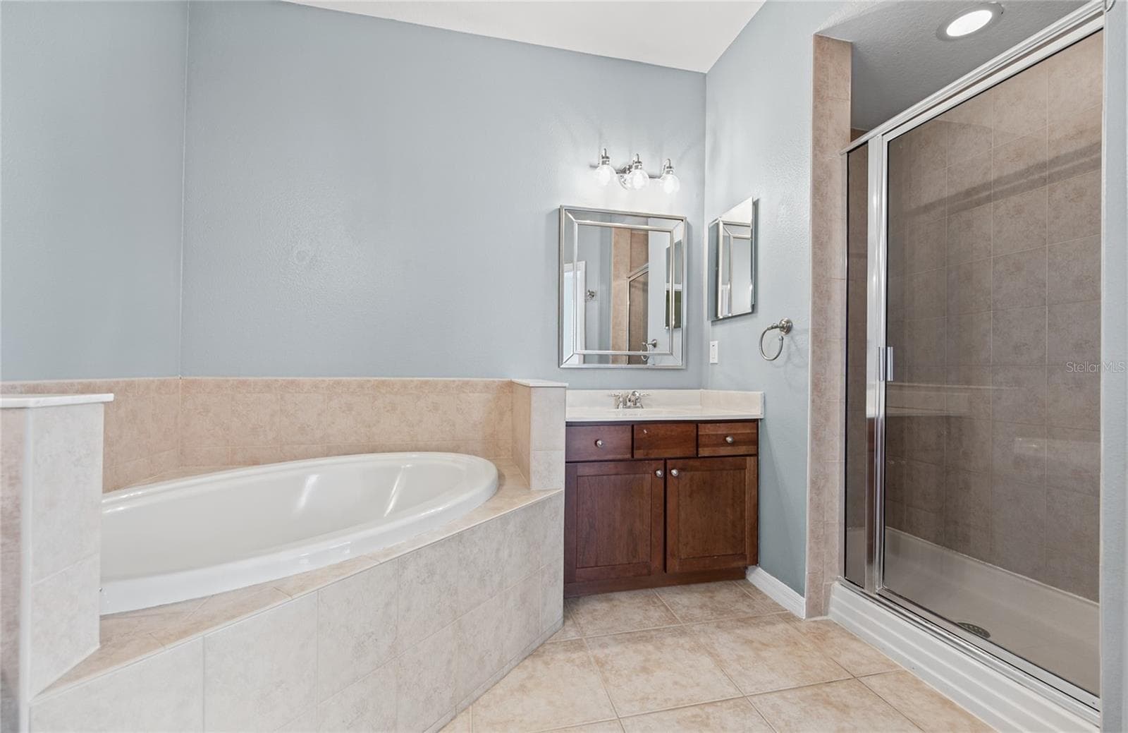 separate shower - 1146 VENETIAN HARBOR DR NE, ST PETERSBURG