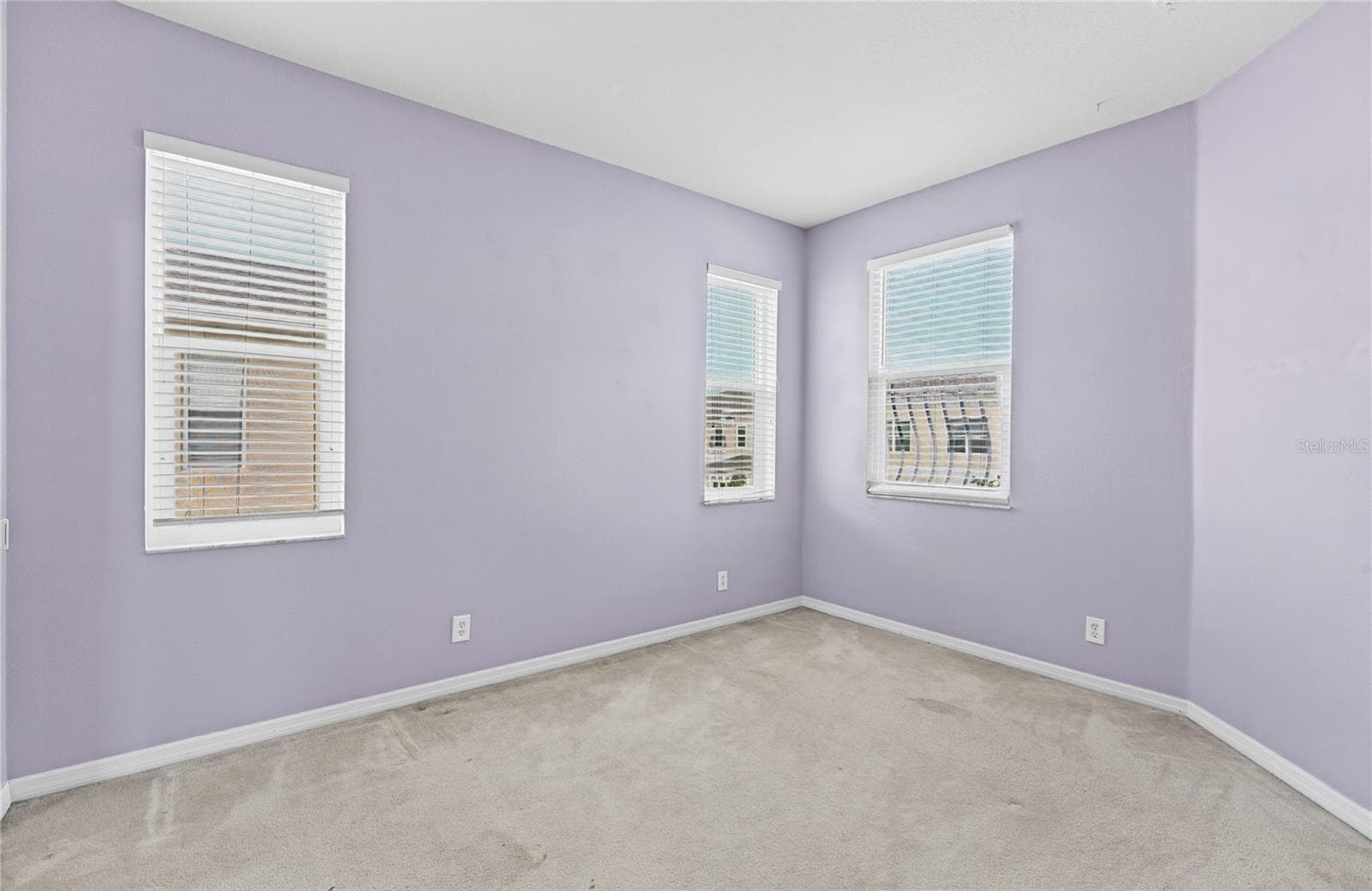 fresh paint - 1146 VENETIAN HARBOR DR NE, ST PETERSBURG