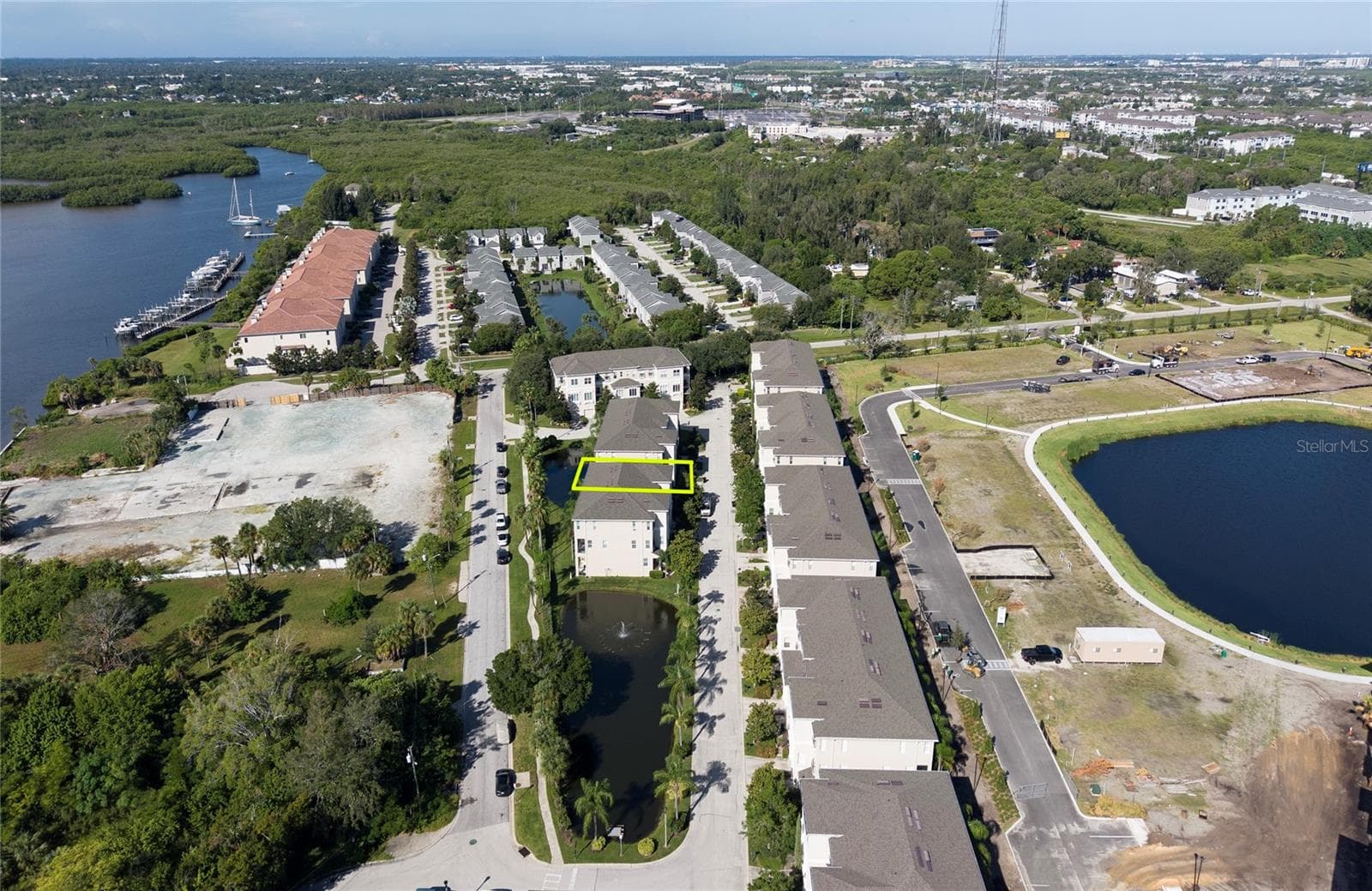 Townhouse at 1146 VENETIAN HARBOR DR NE, ST PETERSBURG, photo 62 of 76