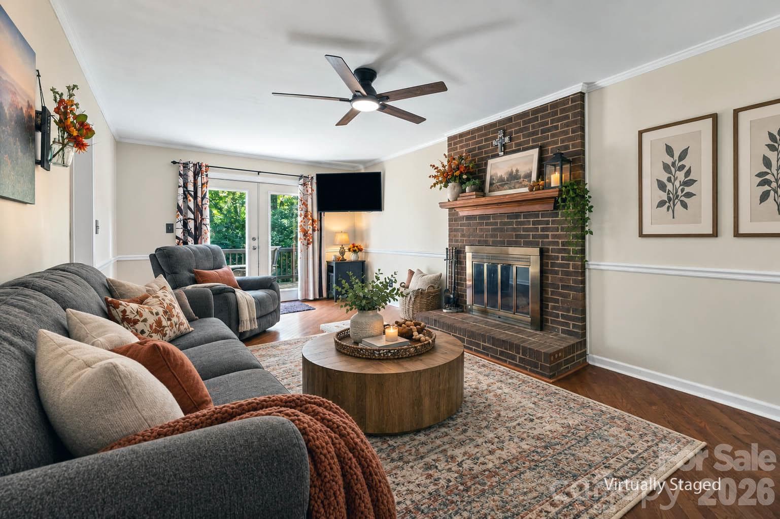 Single Family Residence at 419 Holly Drive, Belmont, photo 3 of 24