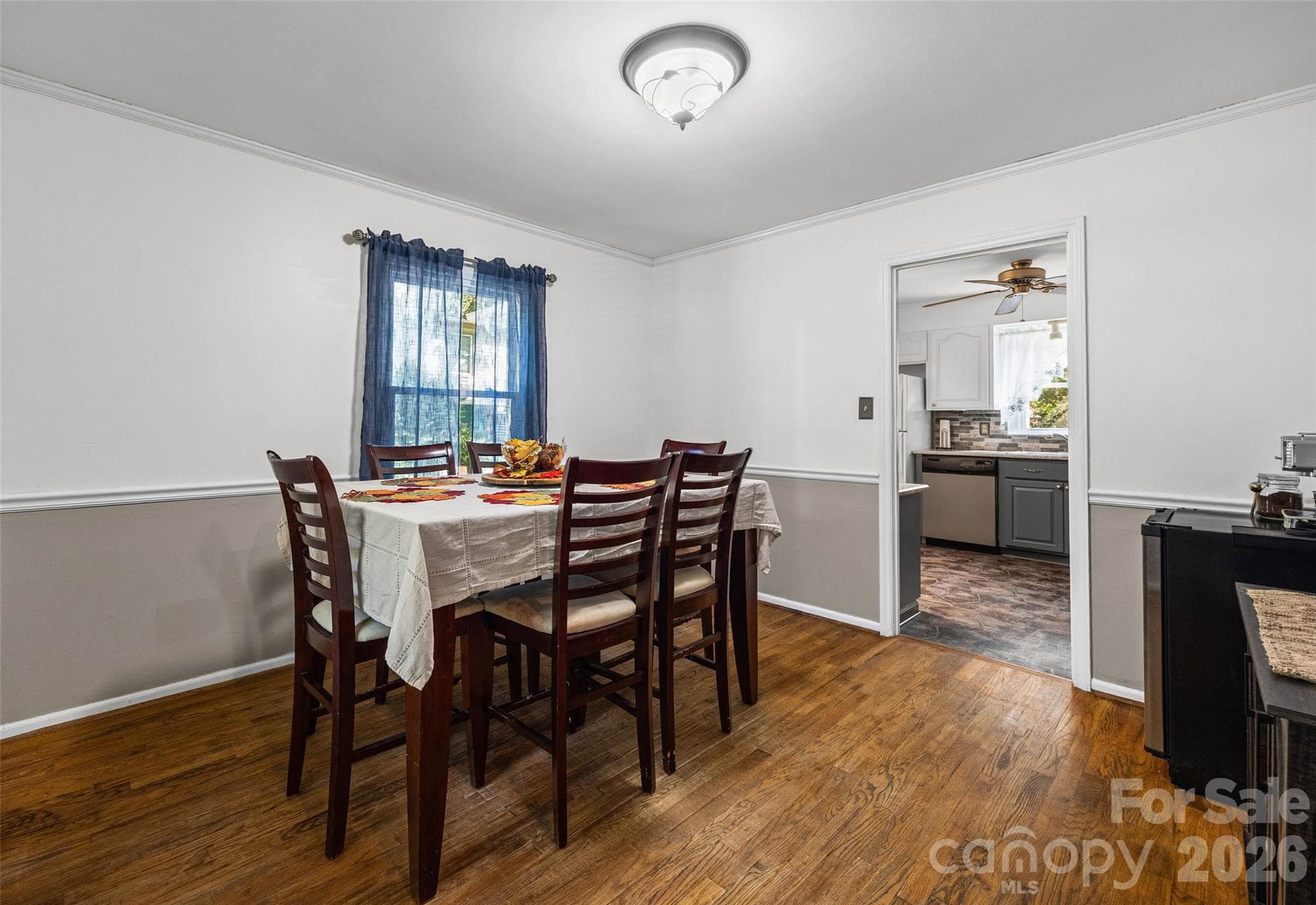 Single Family Residence at 419 Holly Drive, Belmont, photo 9 of 24