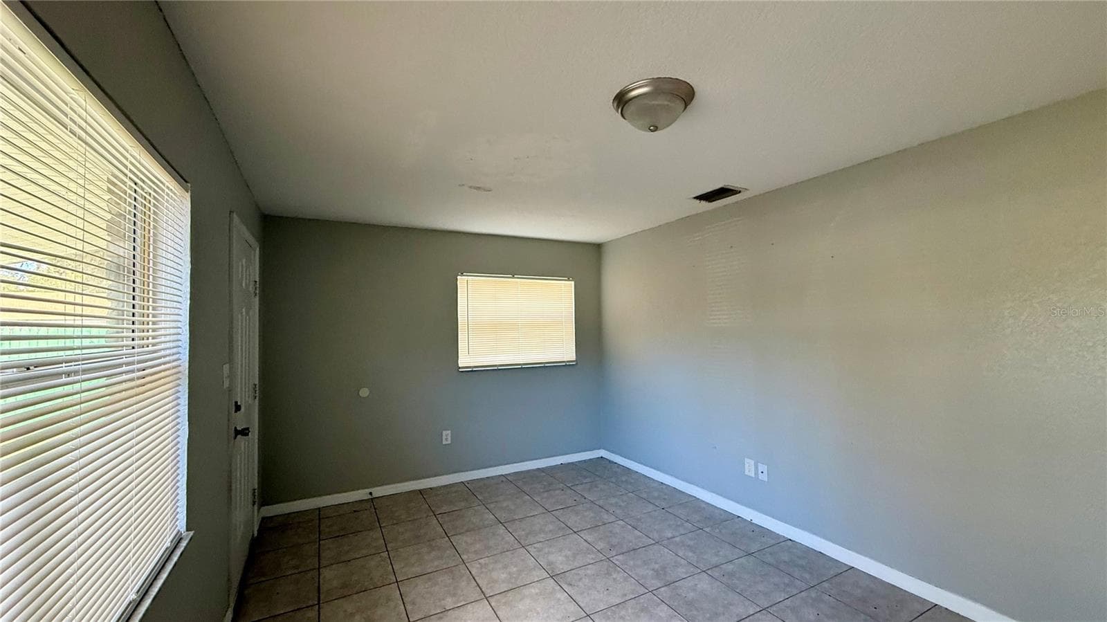 Half Duplex at 102 DR MARTIN LUTHER KING JR AVE, WILDWOOD, photo 5 of 9
