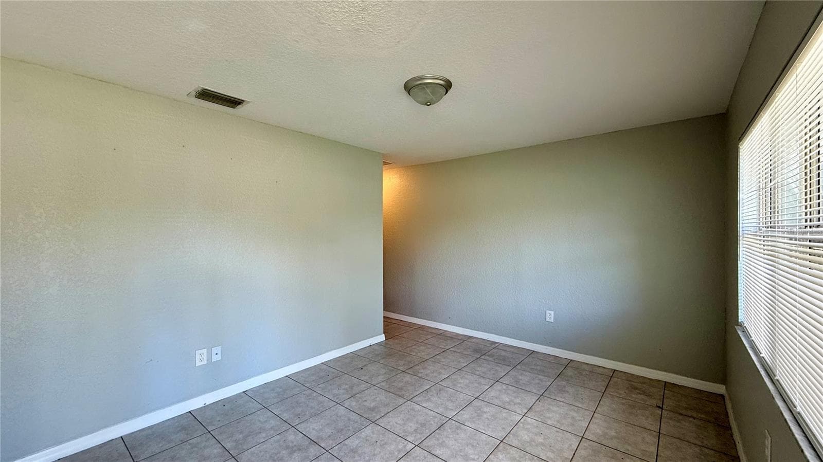 Half Duplex at 102 DR MARTIN LUTHER KING JR AVE, WILDWOOD, photo 6 of 9
