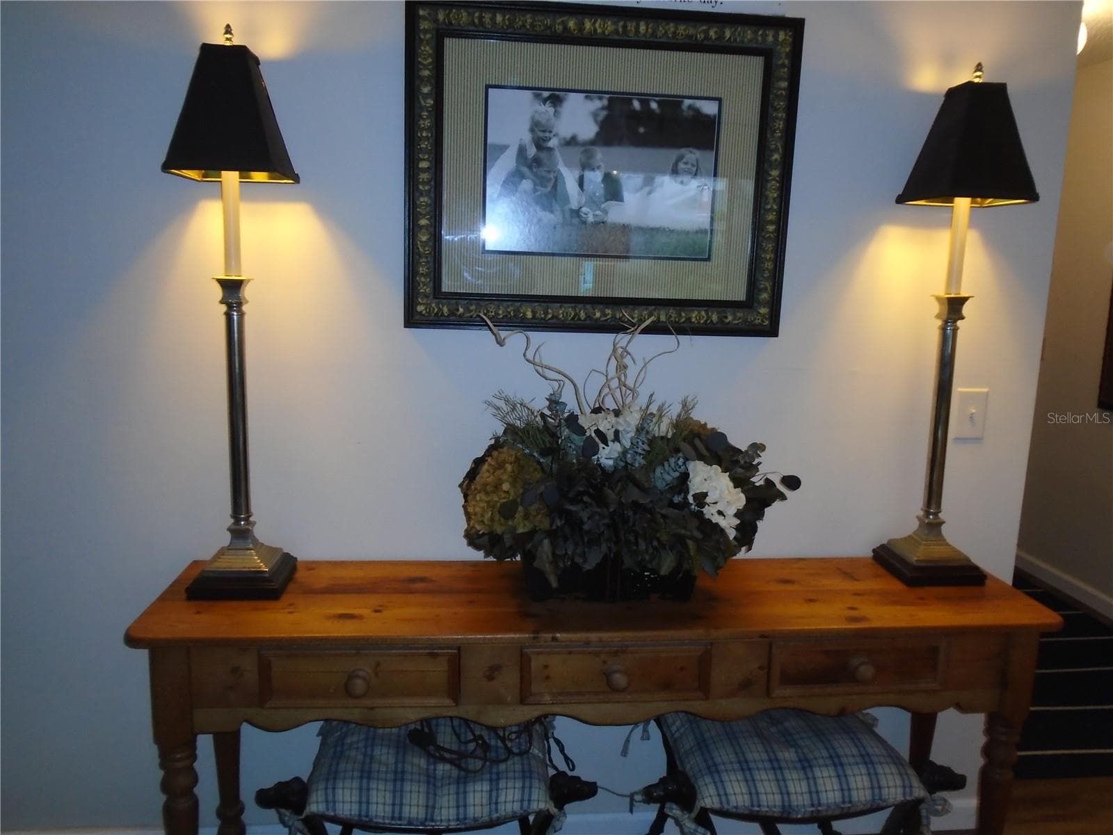 LIVING AREA - BELLE ISLE