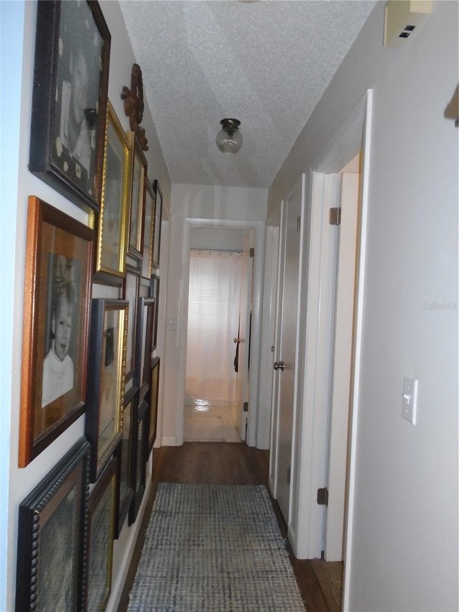 HALLWAY - BELLE ISLE