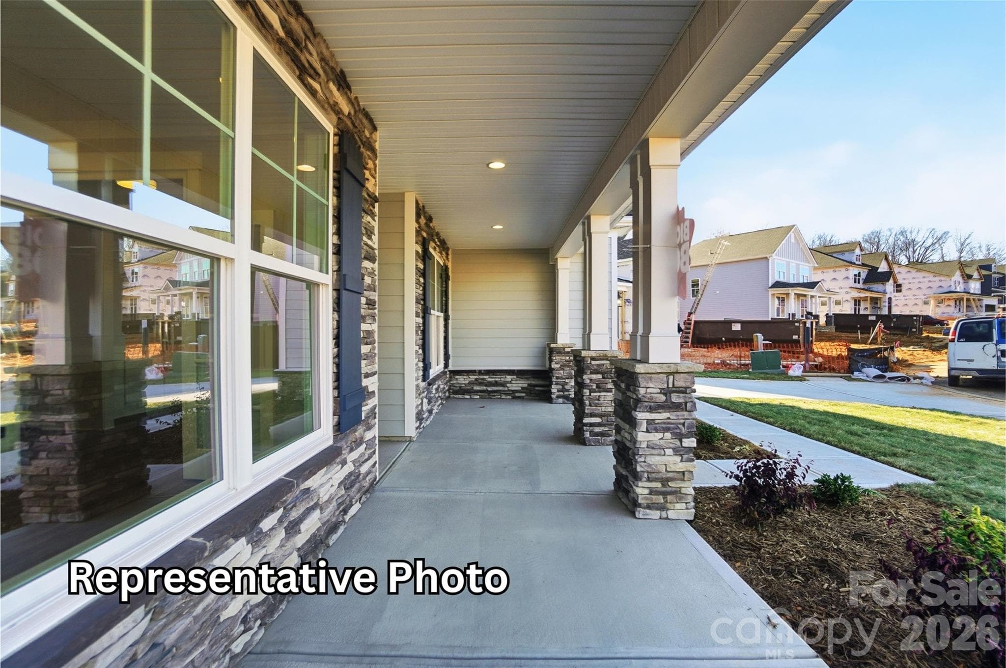 Single Family Residence at 9022 Chasewood Place Drive, Charlotte, photo 2 of 26