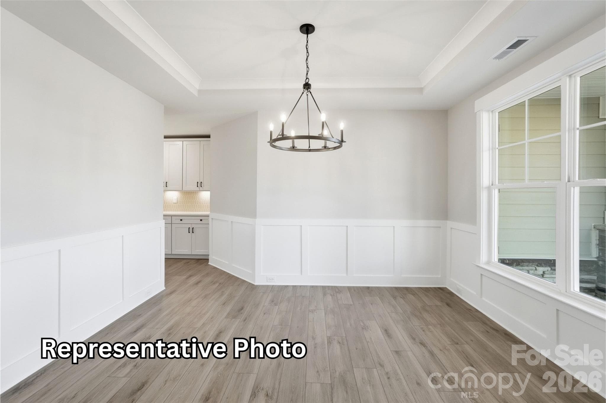Single Family Residence at 9022 Chasewood Place Drive, Charlotte, photo 4 of 26