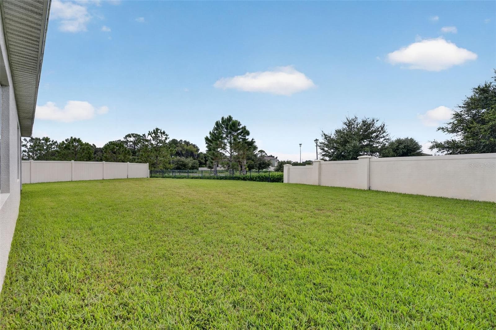 Large BAck Yard w/ Rear Fence - 4367 LOOKING GLASS PL, SANFORD