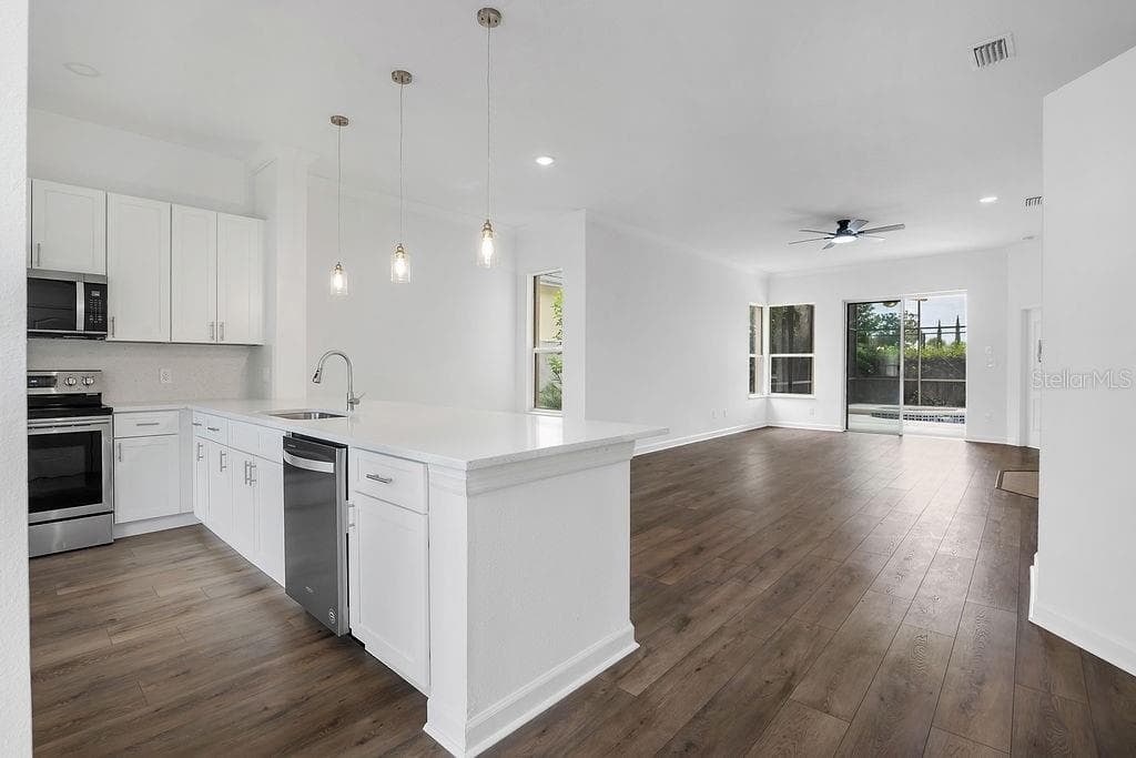 Single Family Residence at 14331 DULCIMER CT, ORLANDO, photo 3 of 43