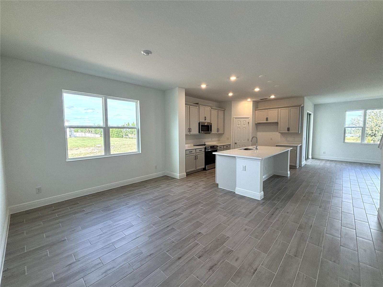 Kitchen & Dining Room - 7252 ROLLING LEAF RD, GROVELAND