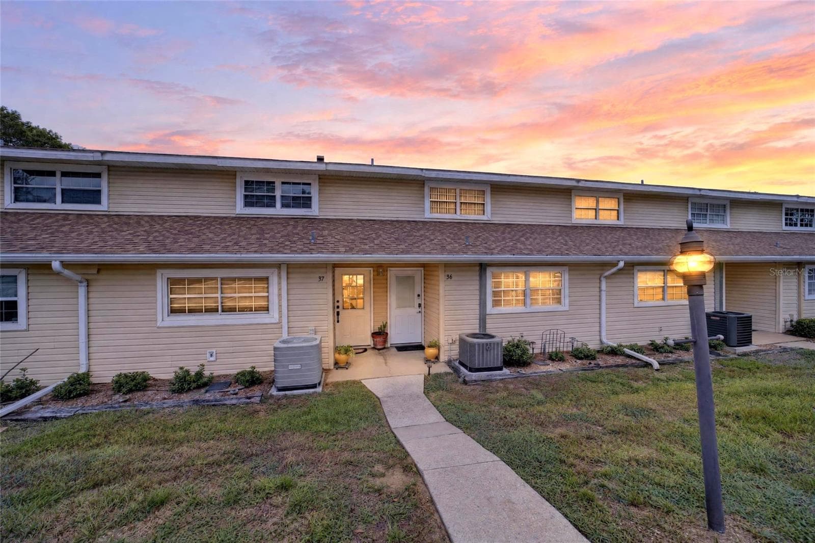 Condominium at 11001 SE SUNSET HARBOR RD #E36, SUMMERFIELD, photo 2 of 78