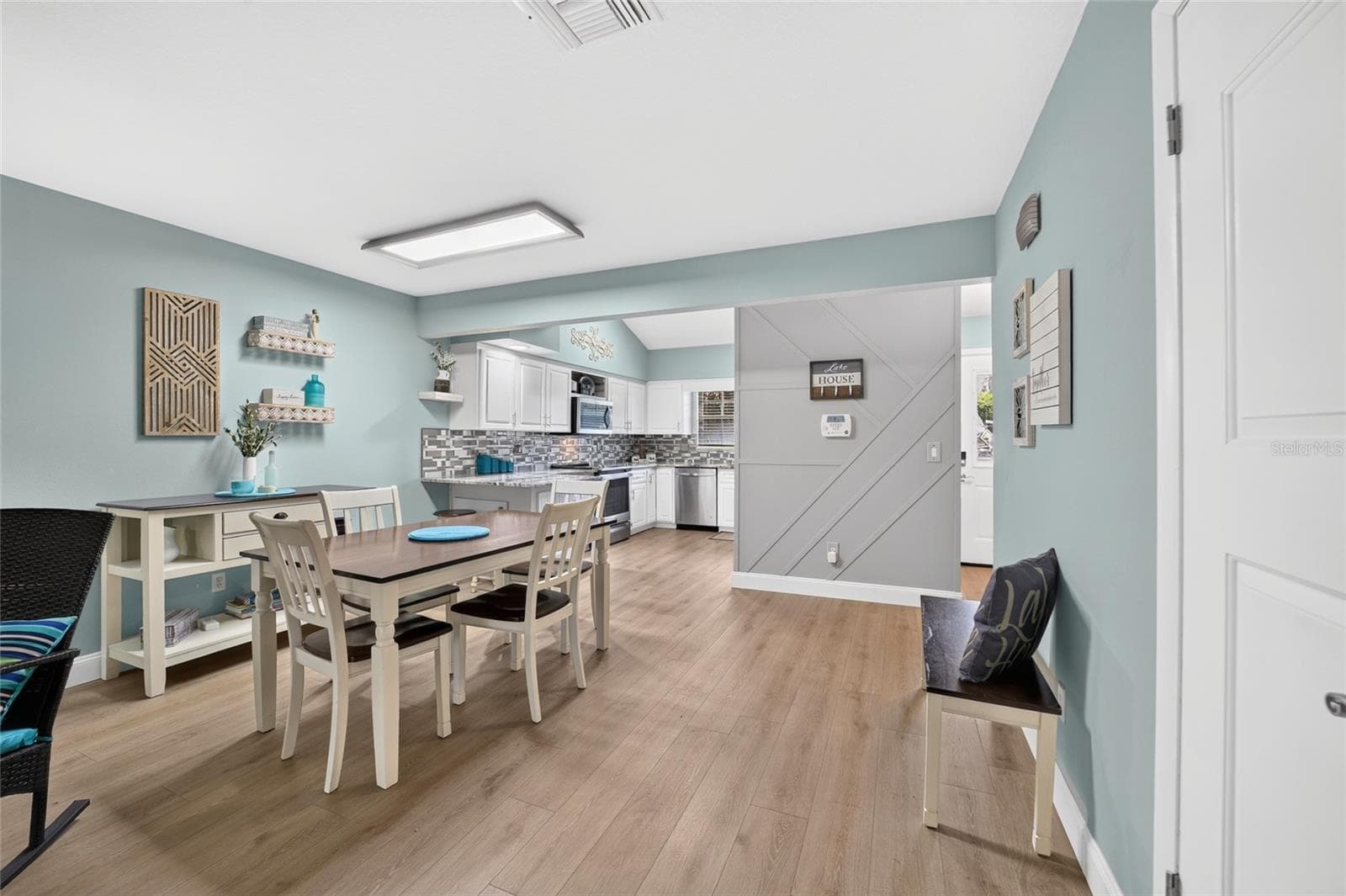 Condominium at 11001 SE SUNSET HARBOR RD #E36, SUMMERFIELD, photo 17 of 78