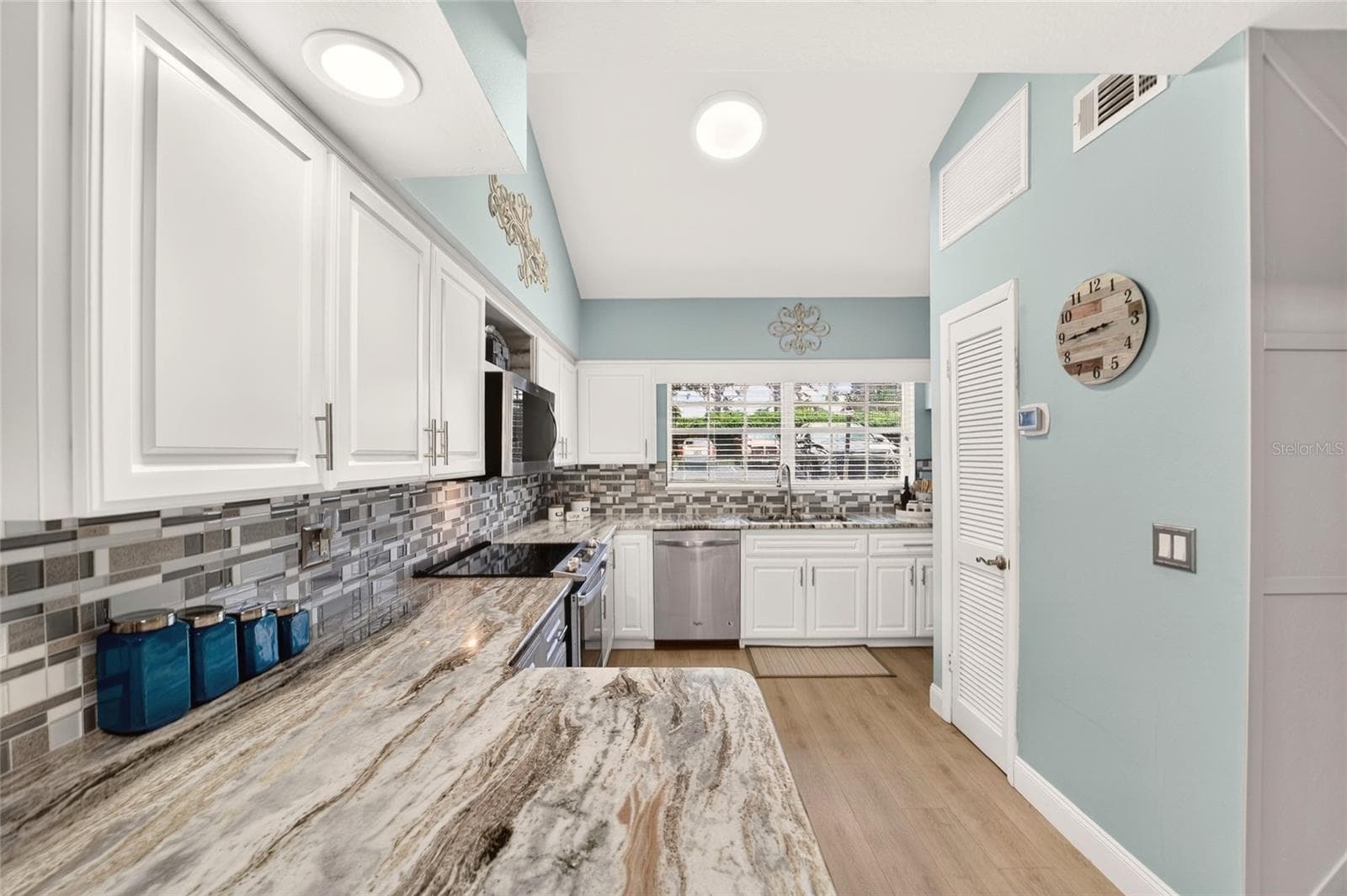 Condominium at 11001 SE SUNSET HARBOR RD #E36, SUMMERFIELD, photo 21 of 78