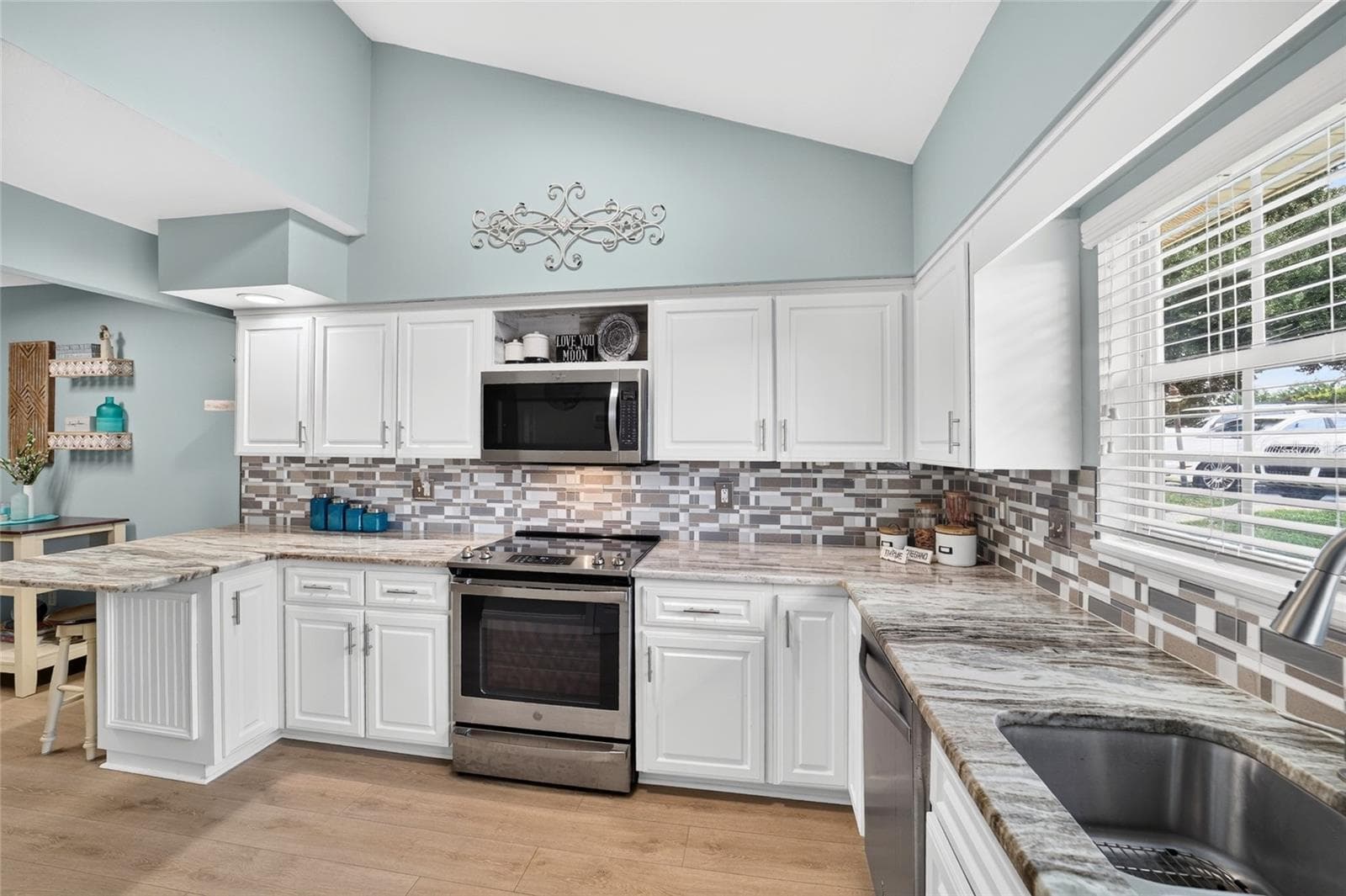 Condominium at 11001 SE SUNSET HARBOR RD #E36, SUMMERFIELD, photo 23 of 78