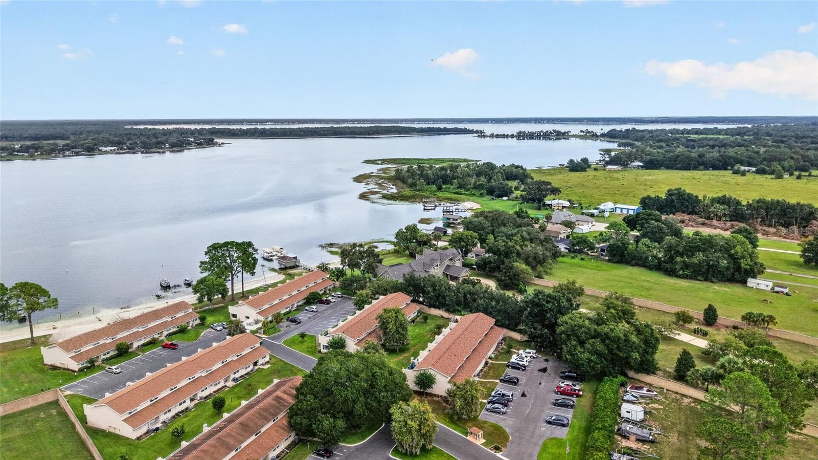 Condominium at 11001 SE SUNSET HARBOR RD #E36, SUMMERFIELD, photo 53 of 78