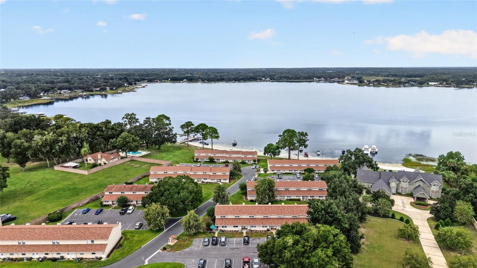 Condominium at 11001 SE SUNSET HARBOR RD #E36, SUMMERFIELD, photo 54 of 78