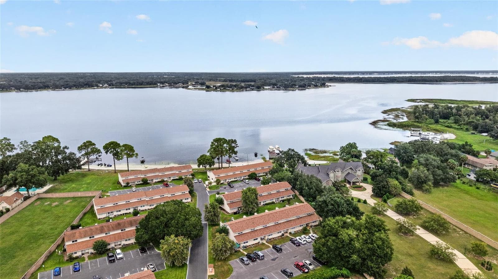 Condominium at 11001 SE SUNSET HARBOR RD #E36, SUMMERFIELD, photo 57 of 78
