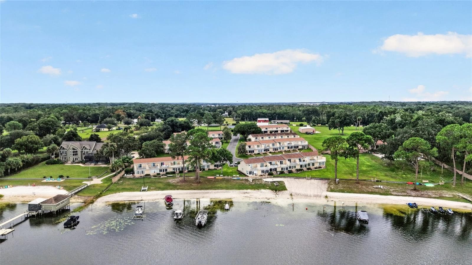 Condominium at 11001 SE SUNSET HARBOR RD #E36, SUMMERFIELD, photo 59 of 78