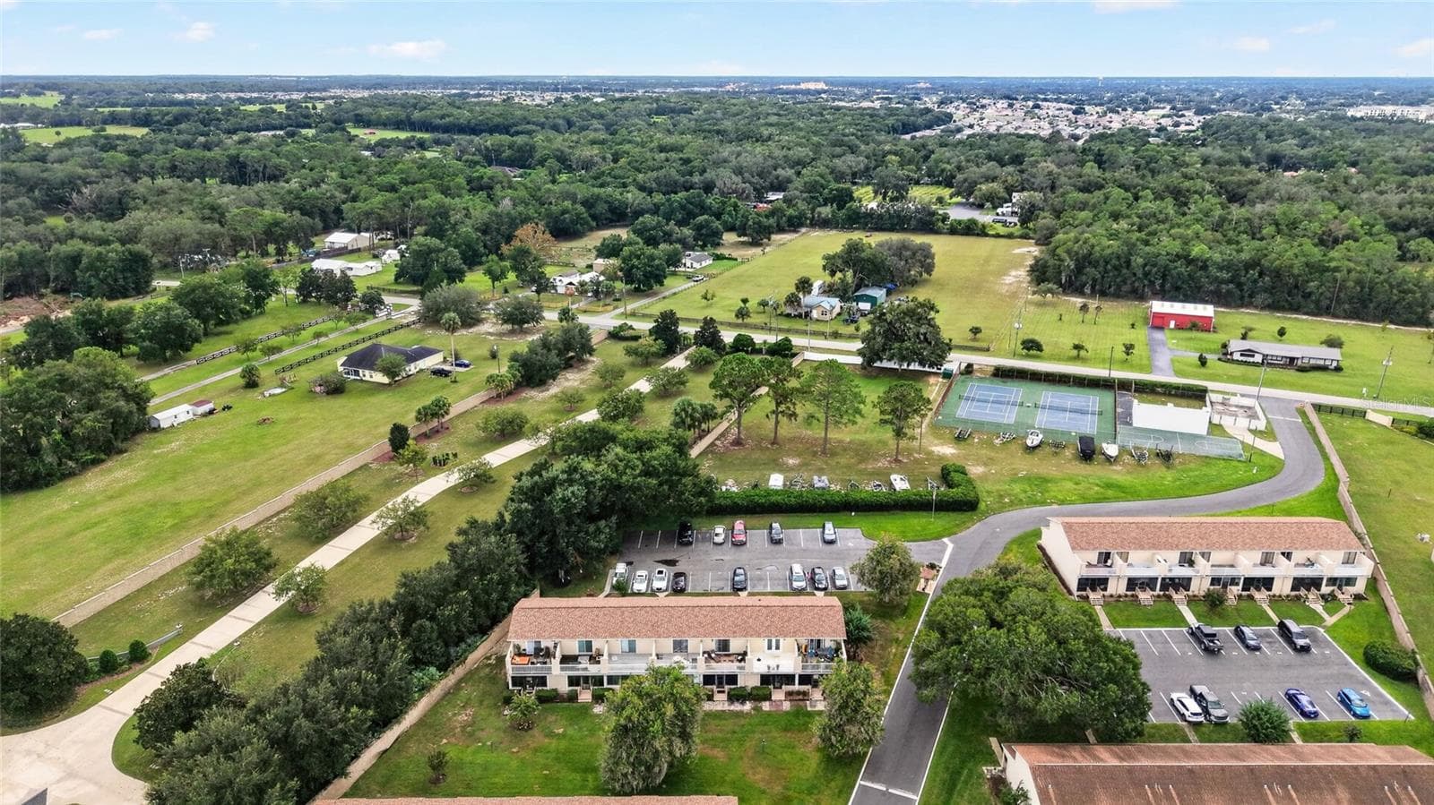 Condominium at 11001 SE SUNSET HARBOR RD #E36, SUMMERFIELD, photo 63 of 78