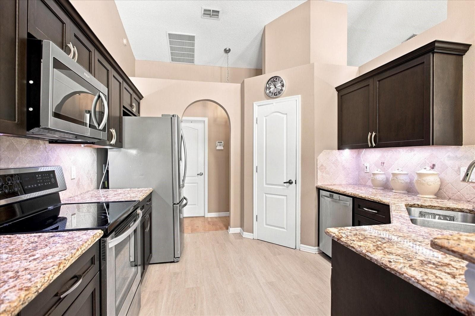 Single Family Residence at 1660 SWEETWATER WEST CIR, APOPKA, photo 13 of 44