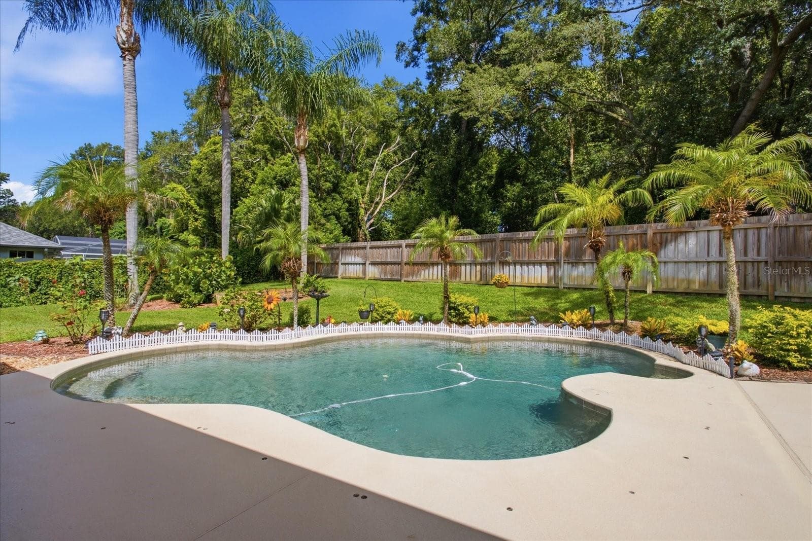 Single Family Residence at 1660 SWEETWATER WEST CIR, APOPKA, photo 32 of 44