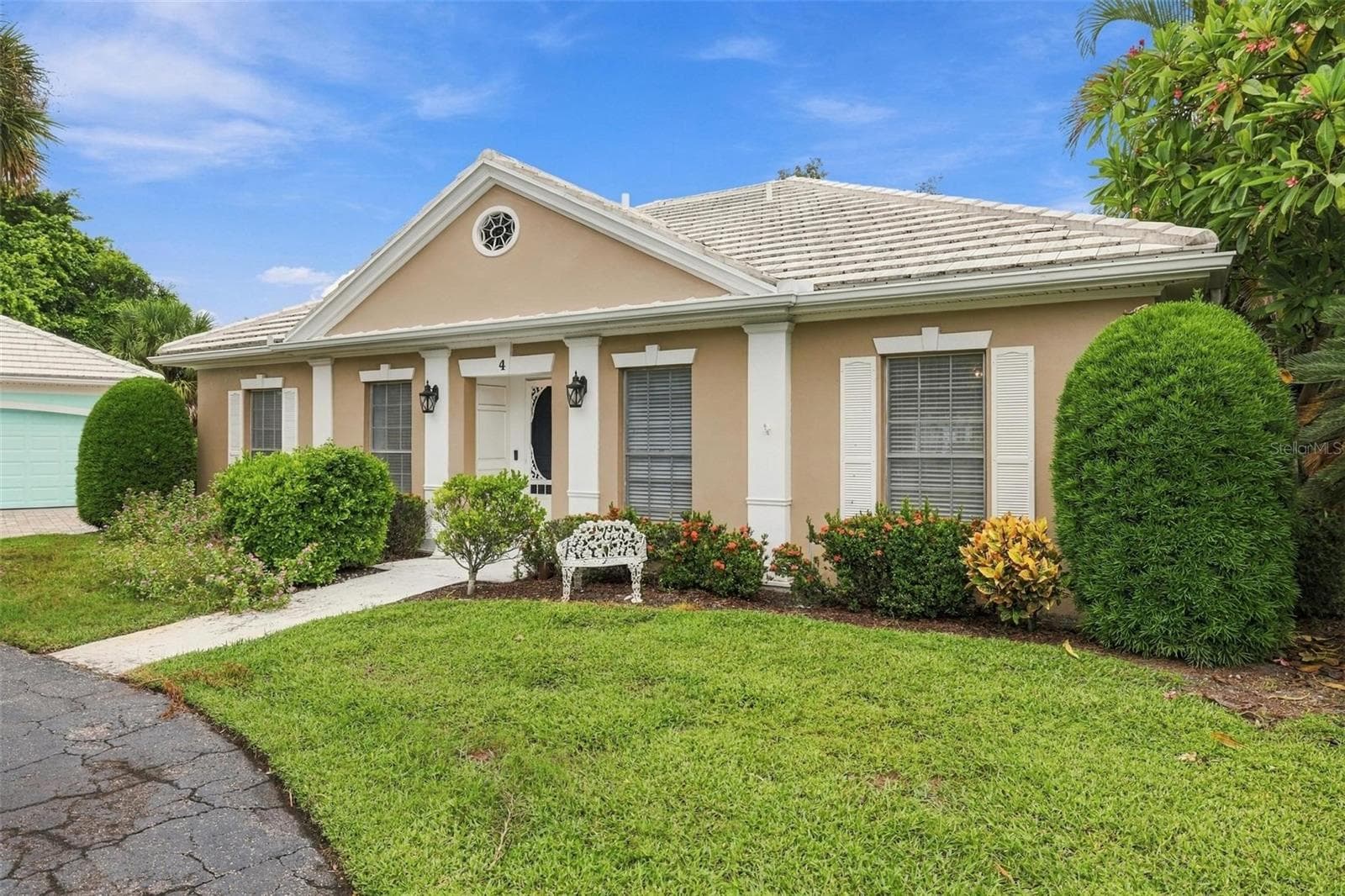 Well landscaped with great curb appeal! - 4 ANTIGUA CIR #6, ENGLEWOOD