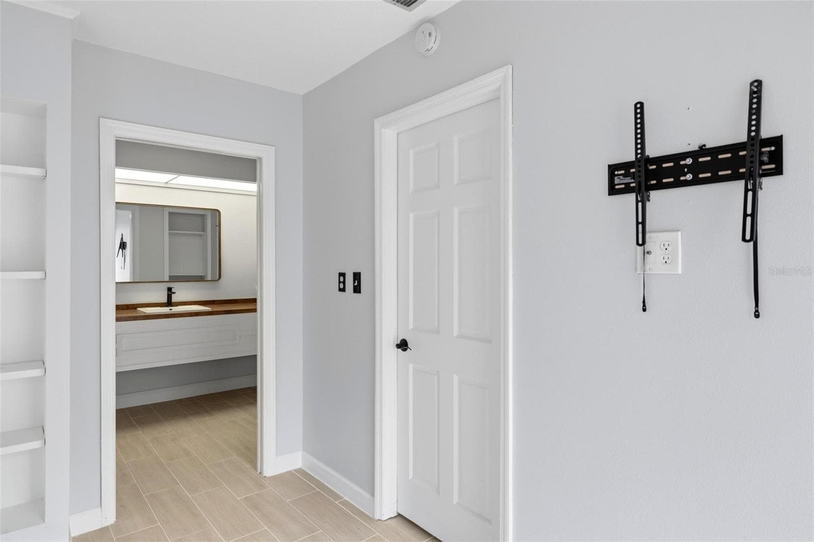 Door from 2nd bedroom into the guest bathroom. - 4 ANTIGUA CIR #6, ENGLEWOOD