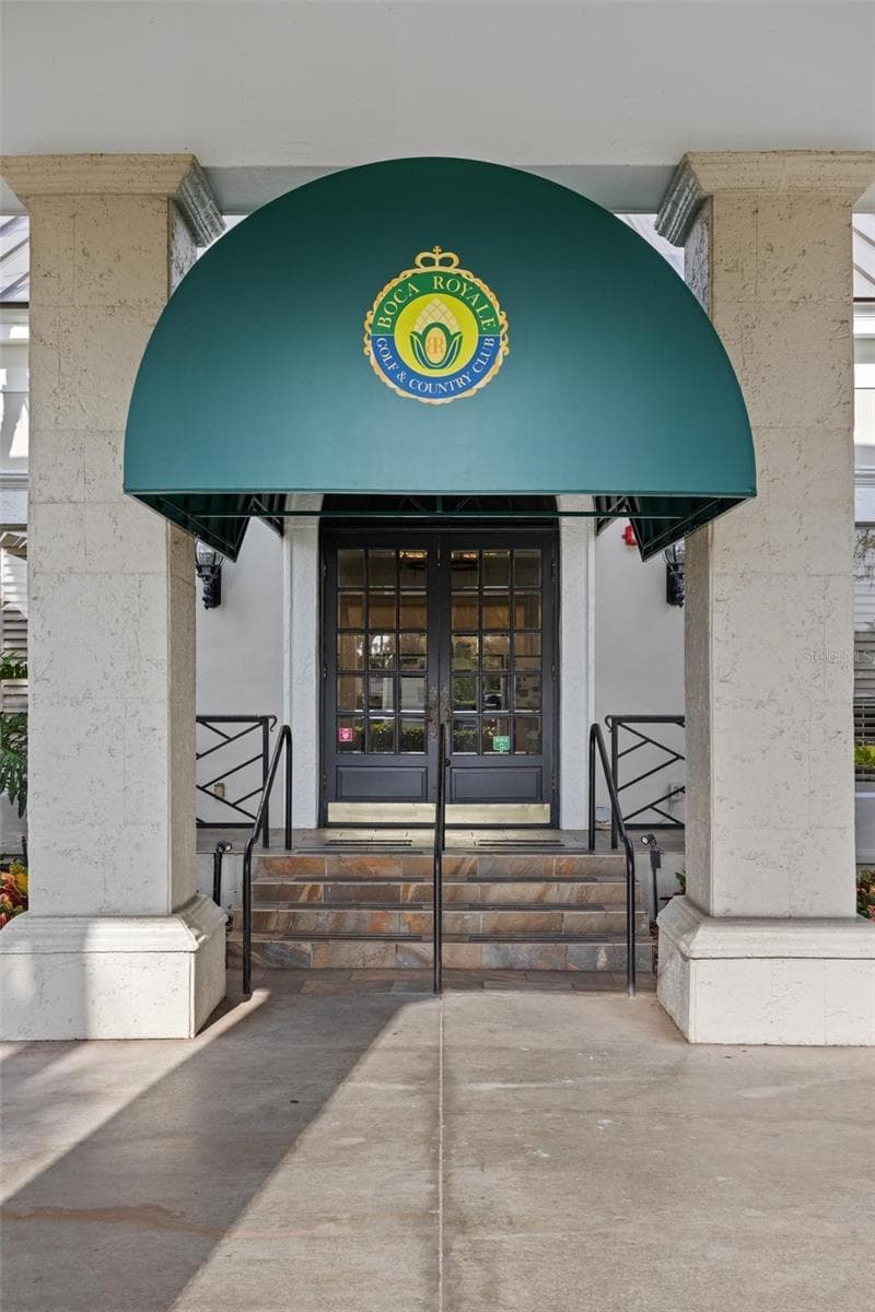The main clubhouse is just one of the many amenities in this community. Great place for lunch or dinner or just gather for happy hour with friends. - 4 ANTIGUA CIR #6, ENGLEWOOD